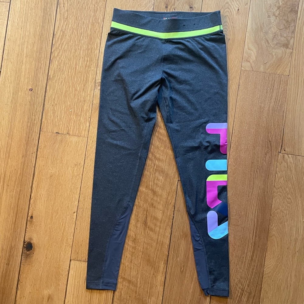 Athletic yoga pants